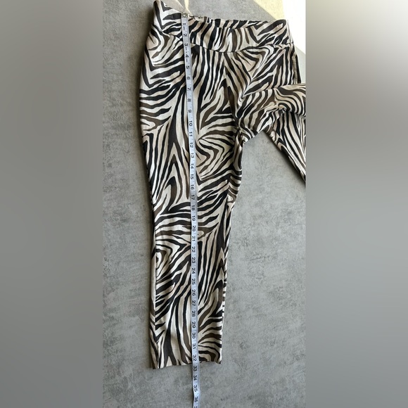 Chicos Super Slimming Crop Pants - Picture 8 of 11